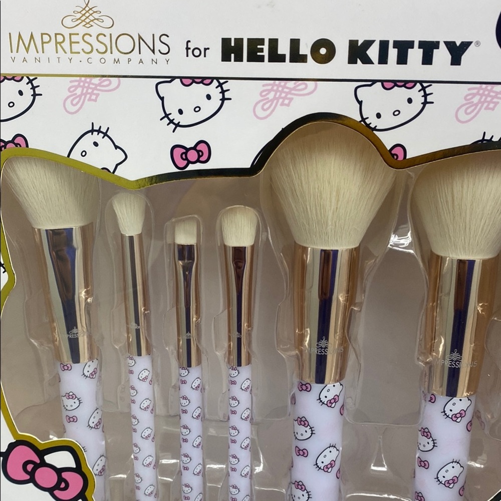 Impressions Hello Kitty Makeup Brush Set - White and Pink